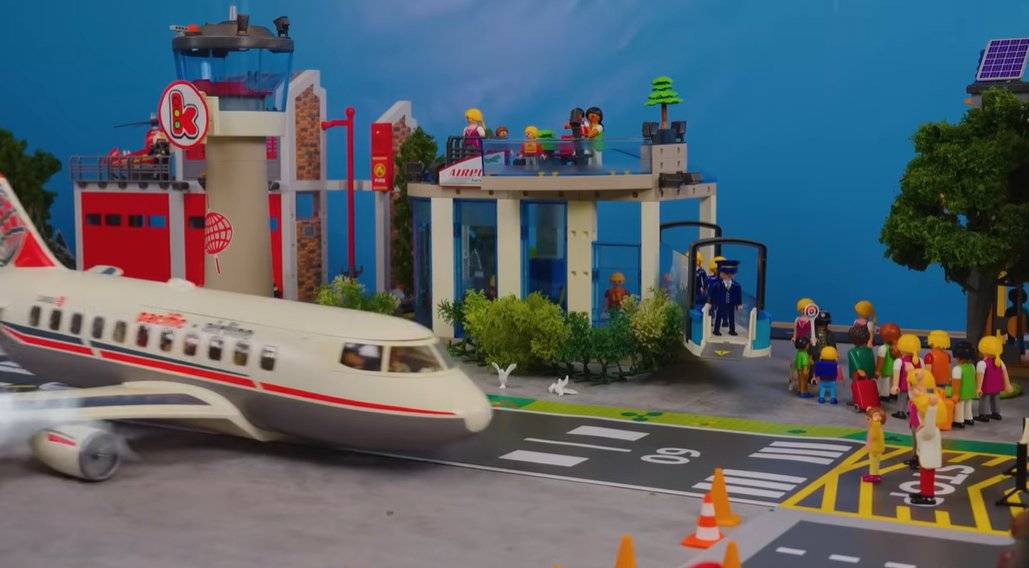 Kidibli - décor maquette Playmobil aéroport, accessoiriste plateau YouTube